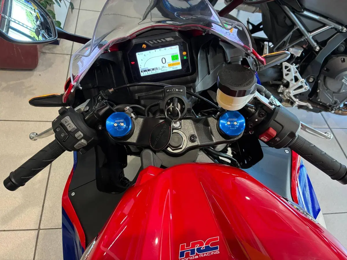 Honda CBR 600 RR (2024 - 26) (9)