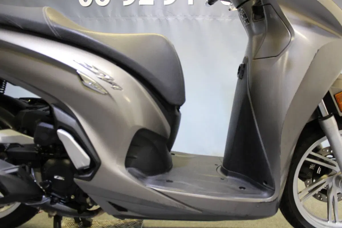Honda SH 350 (2021 - 24) (9)