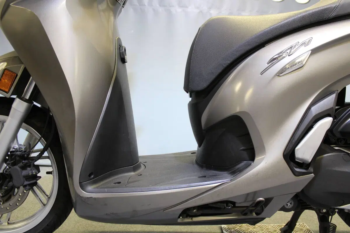 Honda SH 350 (2021 - 24) (18)