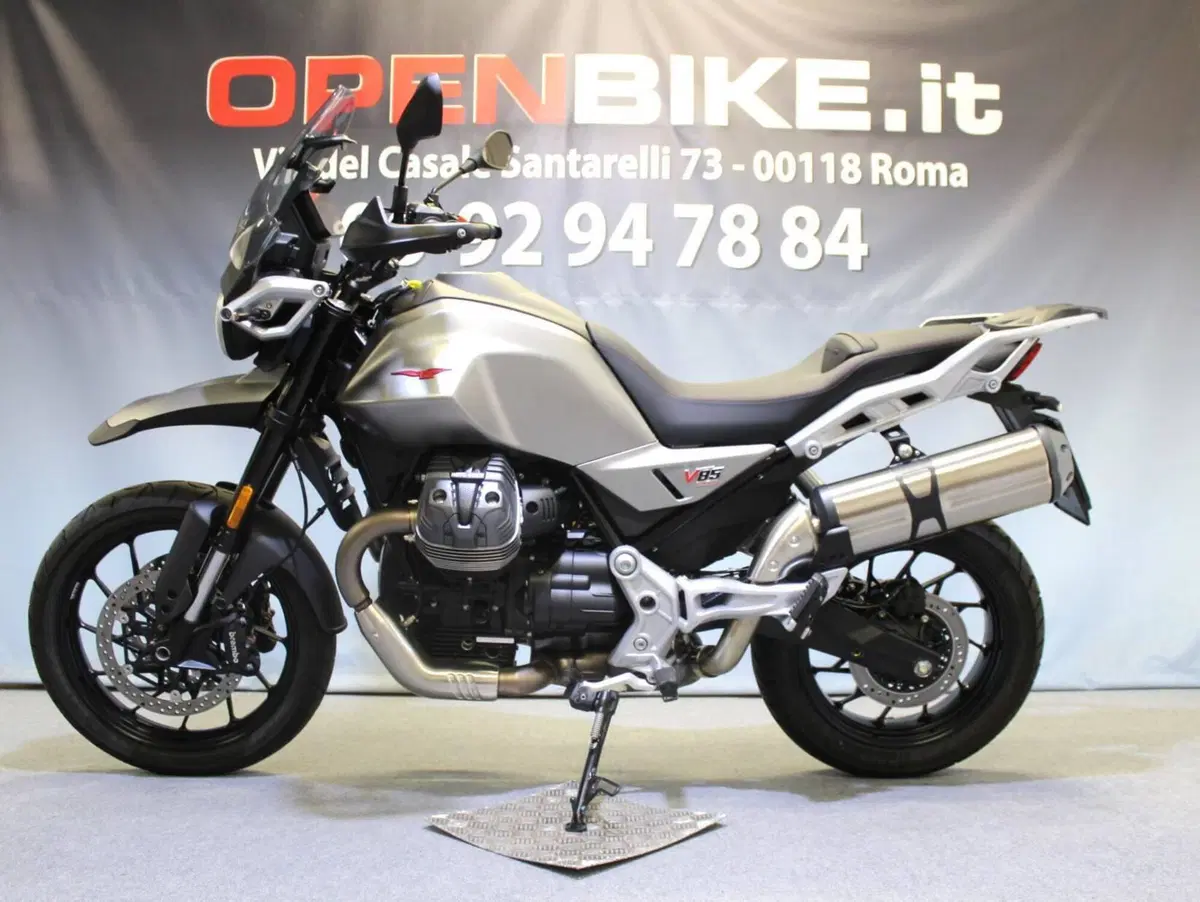 Moto Guzzi V85 Strada (2024 - 26) (2)