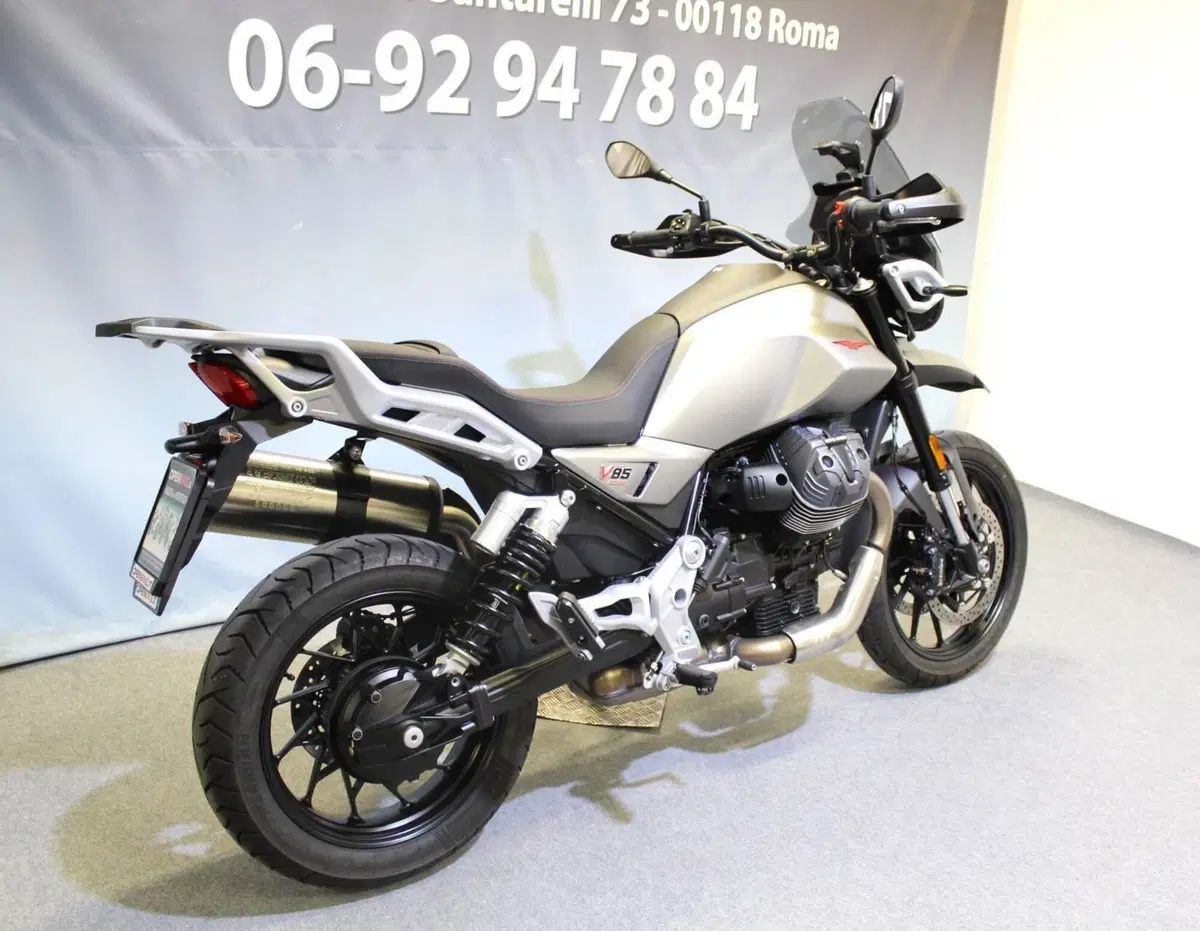 Moto Guzzi V85 Strada (2024 - 26) (5)
