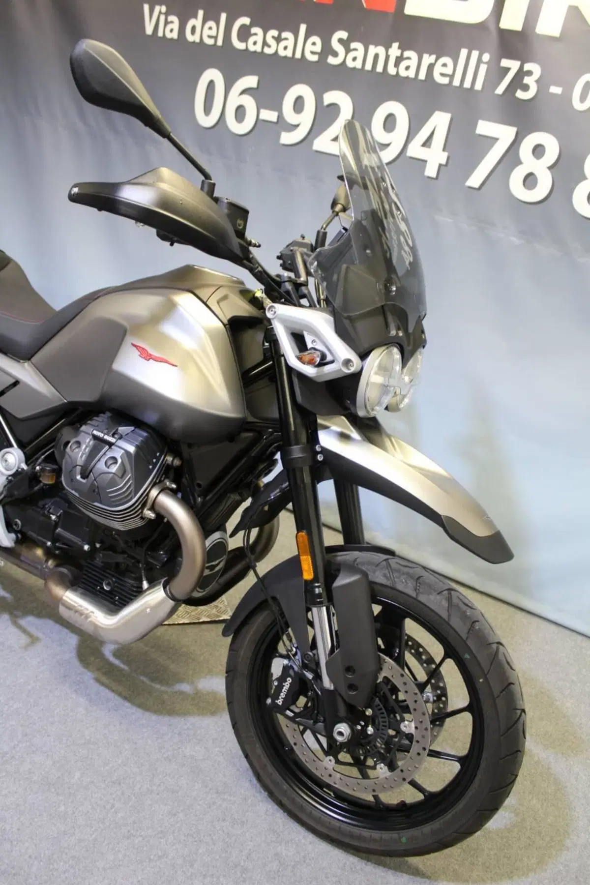 Moto Guzzi V85 Strada (2024 - 26) (4)