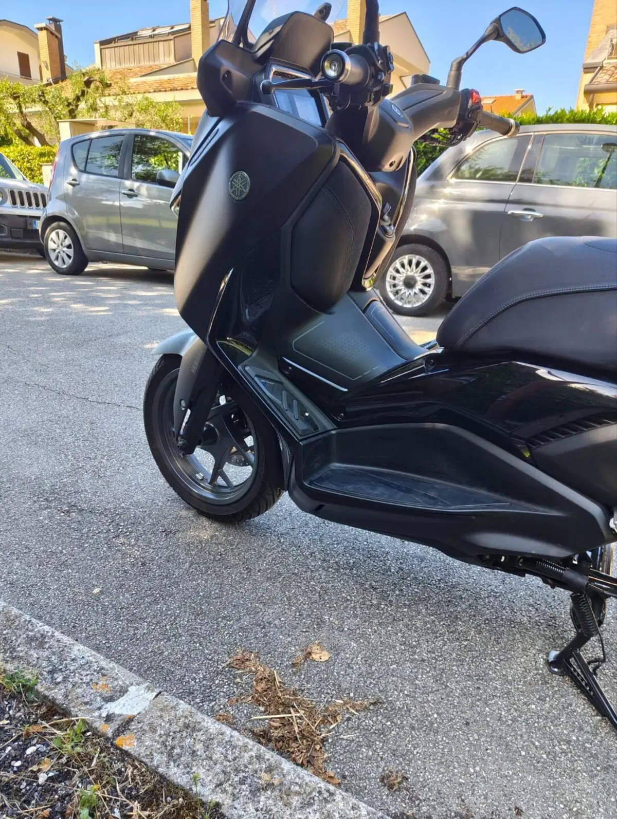 Yamaha X-Max 300 Tech Max+ (2025 - 26) (6)