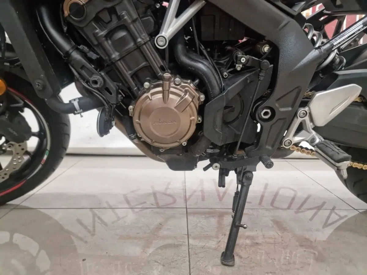Honda CB 650 F (2017 - 18) (6)