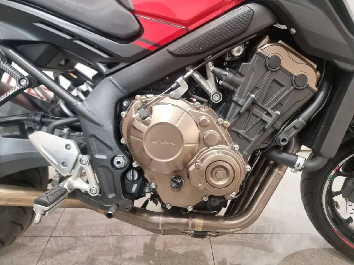 Honda CB 650 F (2017 - 18) (8)