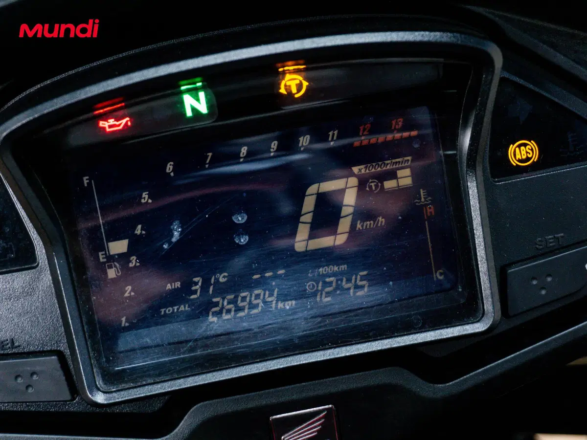 Honda VFR 800 (2002 - 05) (12)