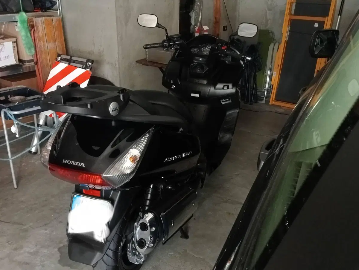 Honda Silver Wing 400 (2006 - 09) (6)