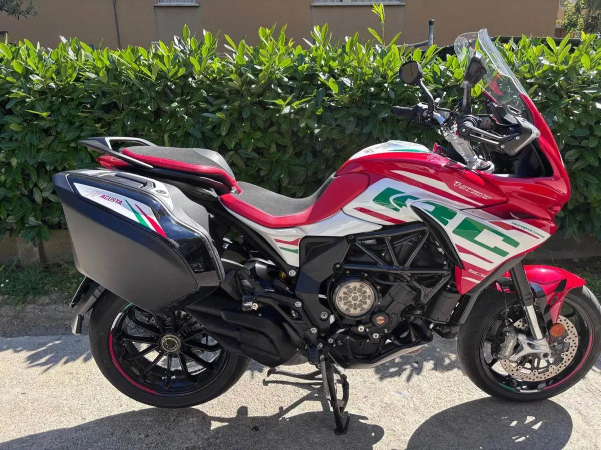 MV Agusta Turismo Veloce 800 RC SCS (2022 - 26) (6)