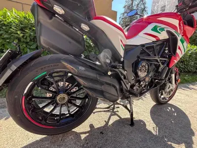 MV Agusta Turismo Veloce 800 RC SCS (2022 - 26) usata