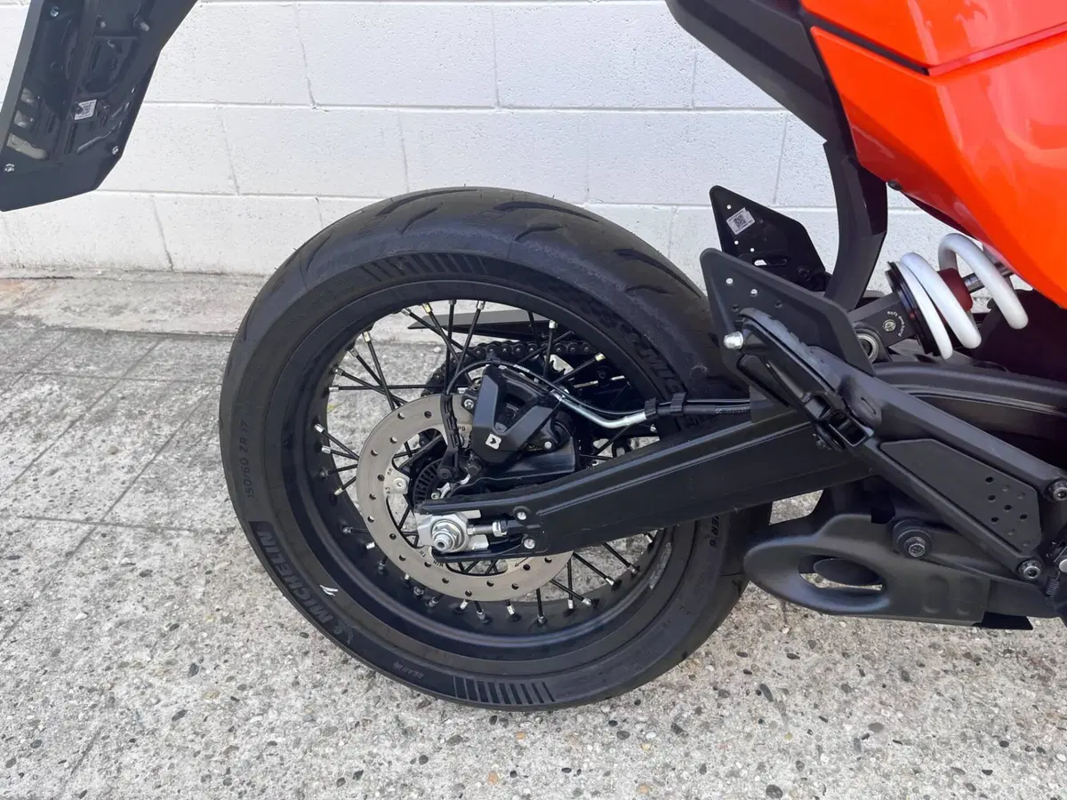 KTM 390 SMC R (2025 - 26) (10)