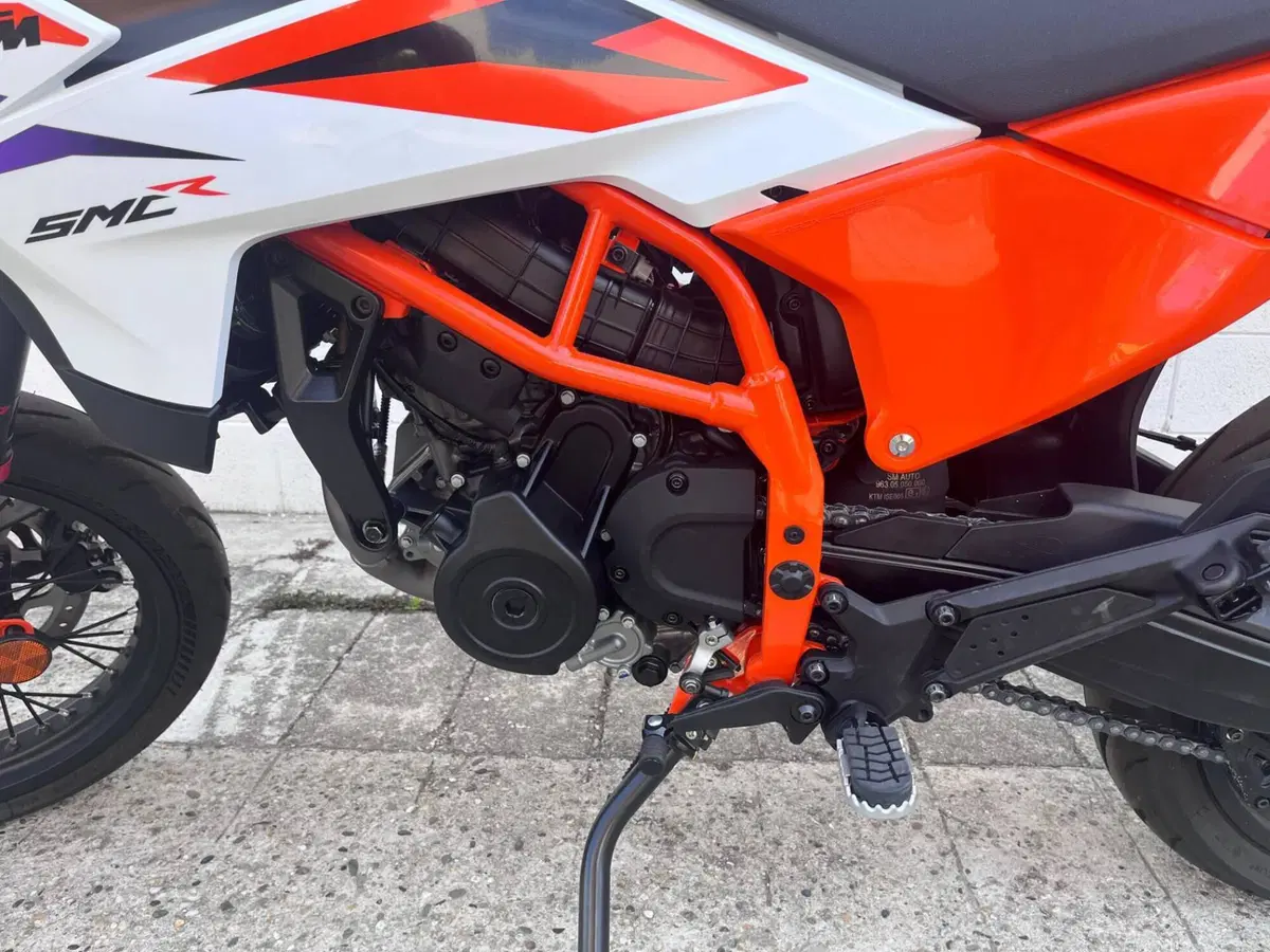 KTM 390 SMC R (2025 - 26) (4)