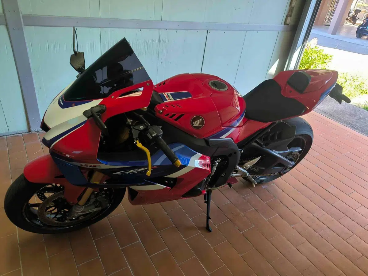 Honda CBR 1000 RR-R Fireblade SP (2024 - 26) (2)