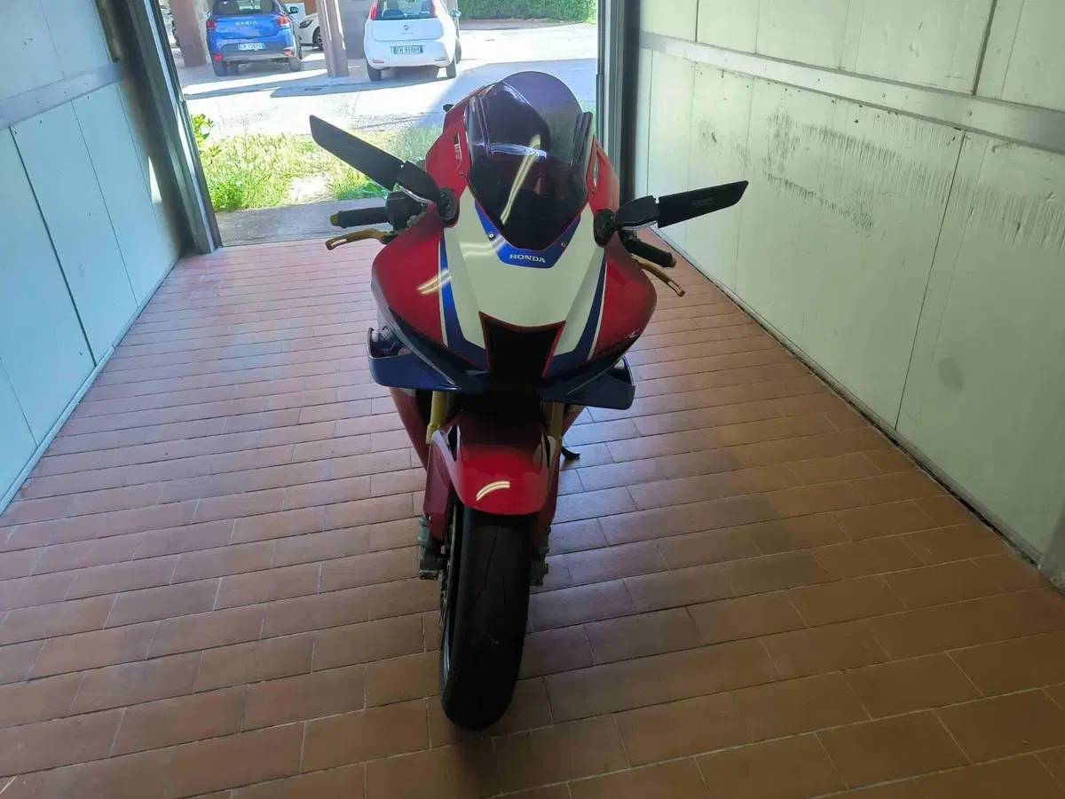 Honda CBR 1000 RR-R Fireblade SP (2024 - 26) (3)