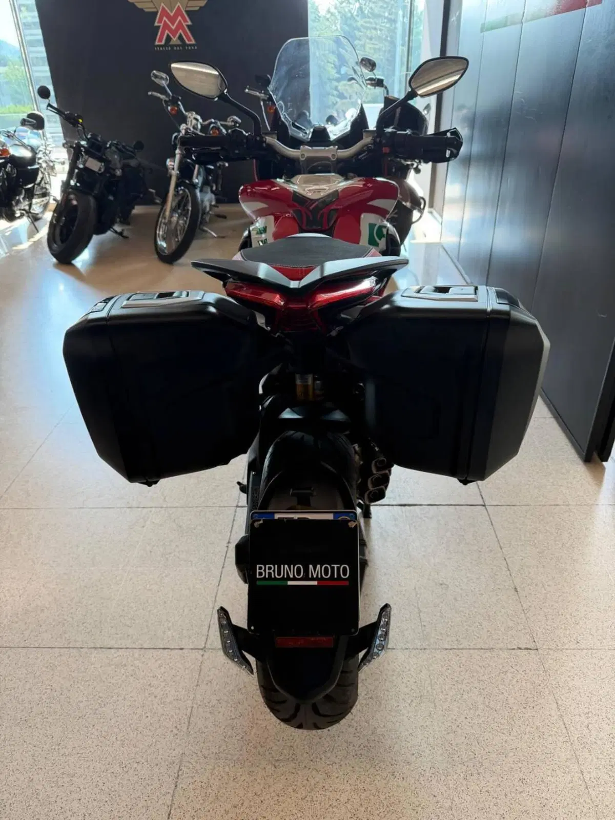MV Agusta Turismo Veloce 800 RC SCS (2022 - 26) (3)