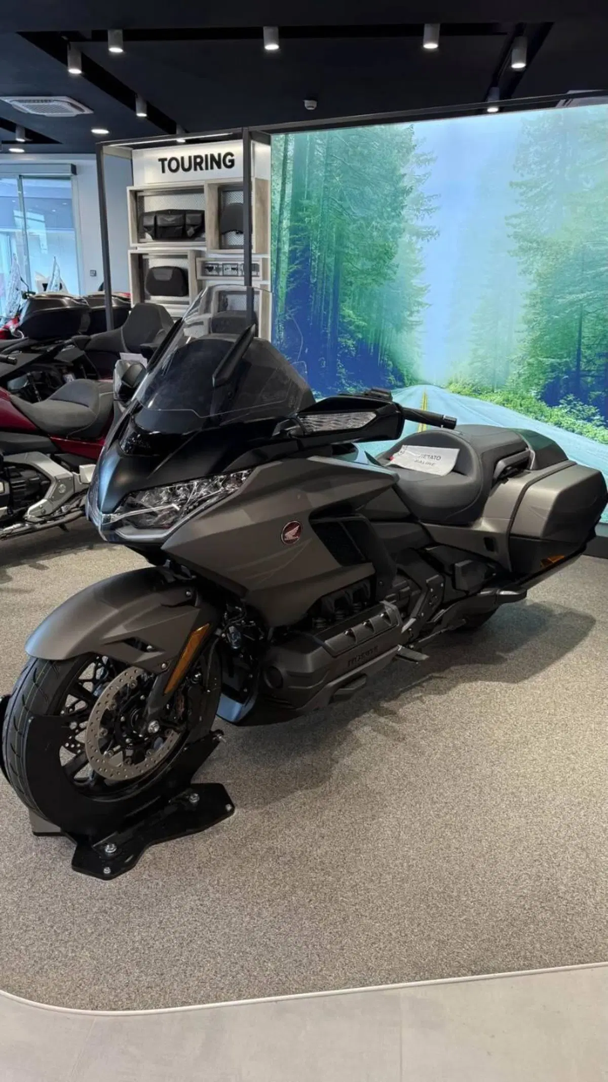 Honda GL 1800 Gold Wing (2026) (2)