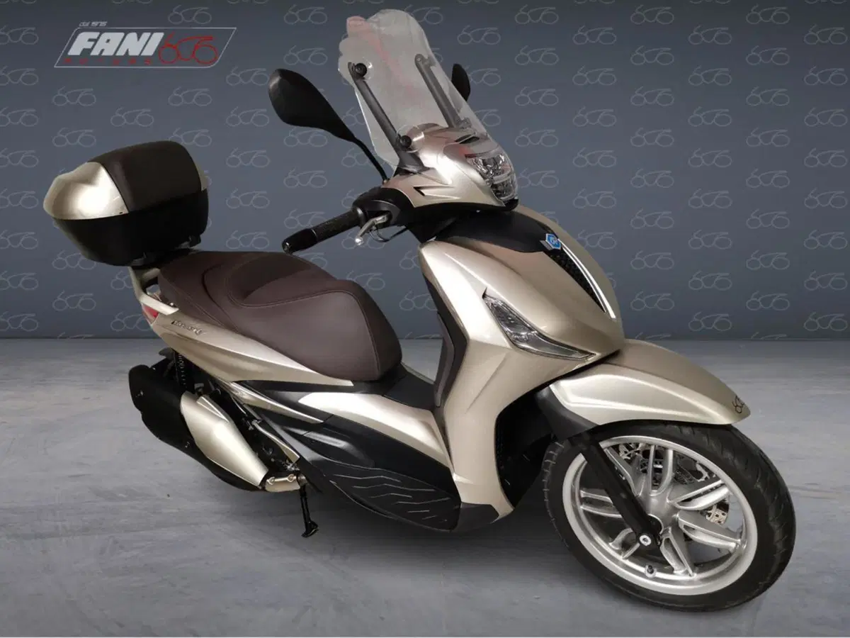 Piaggio Beverly 400 ABS-ASR (2021 - 24) (2)