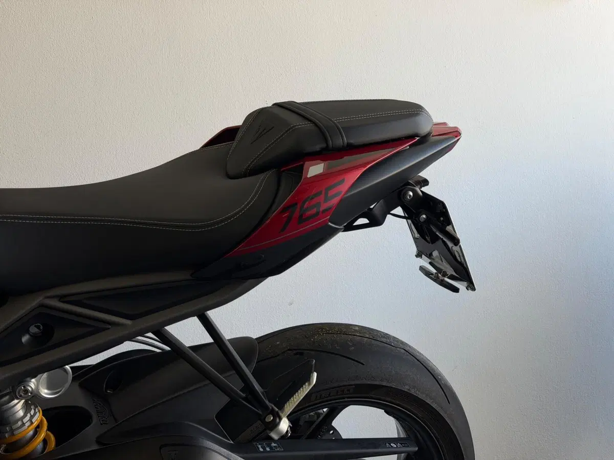 Triumph Street Triple 765 RS (2023 - 26) (10)
