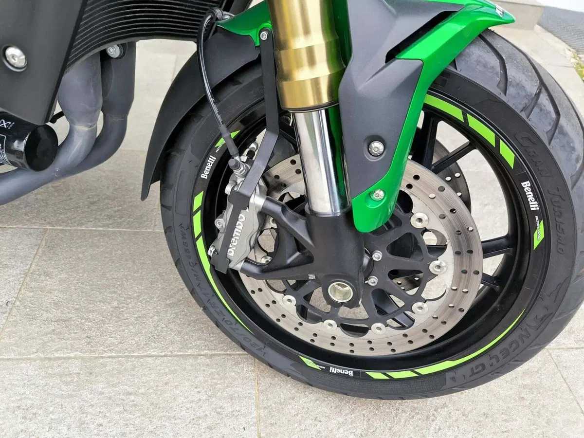 Benelli 752 S (2022 - 25) (3)