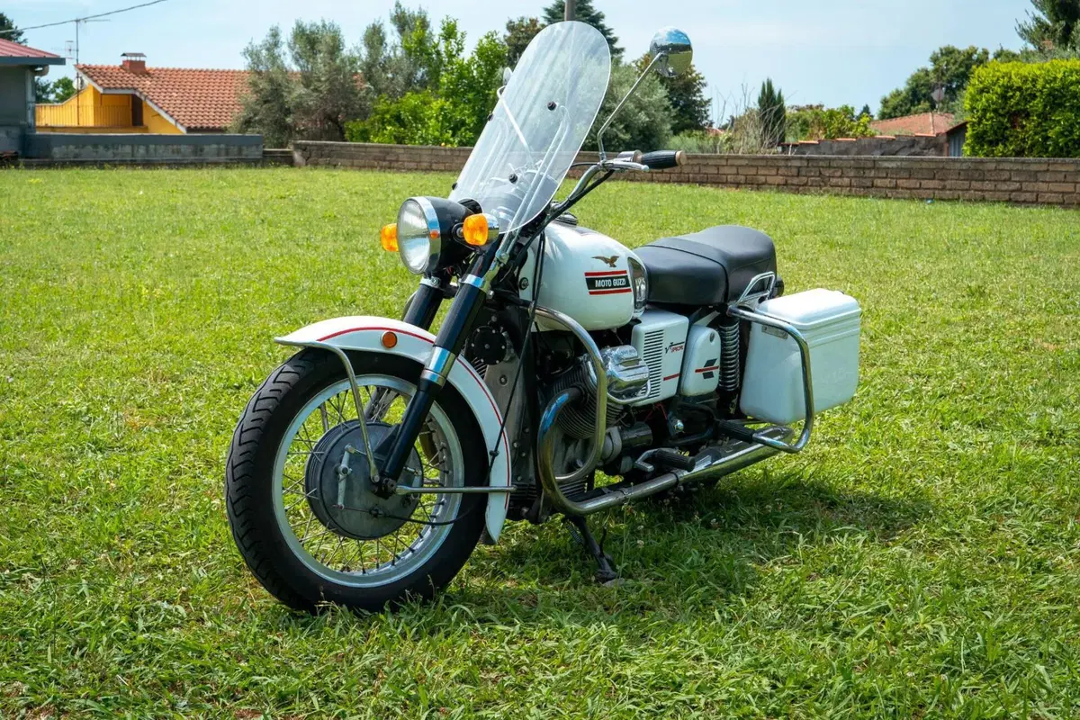 Moto Guzzi V7 Special Edition (2)
