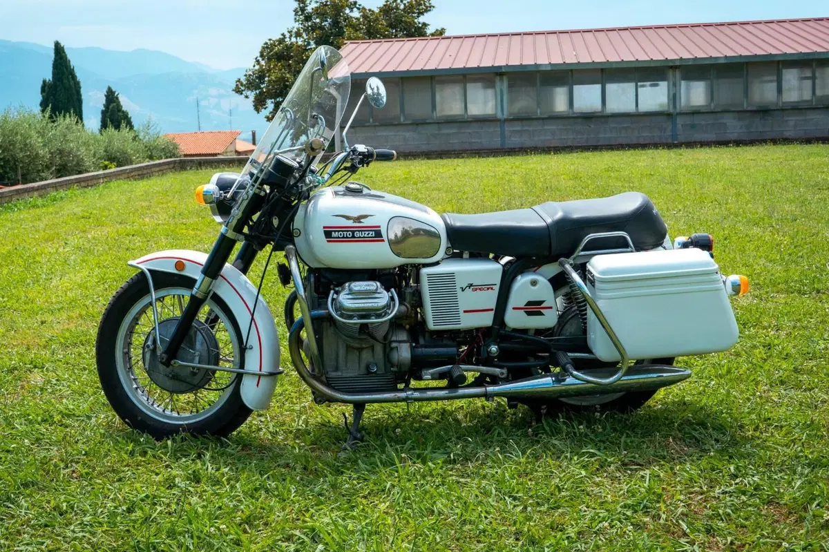 Moto Guzzi V7 Special Edition (3)