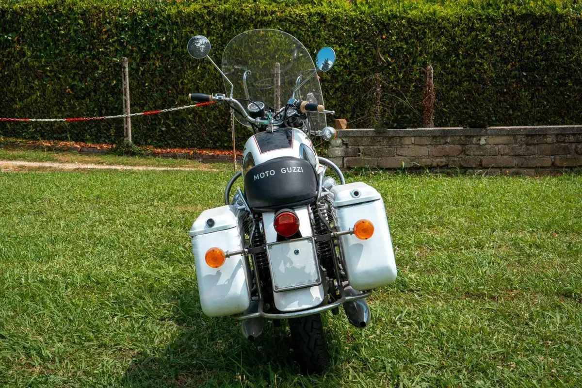 Moto Guzzi V7 Special Edition (4)