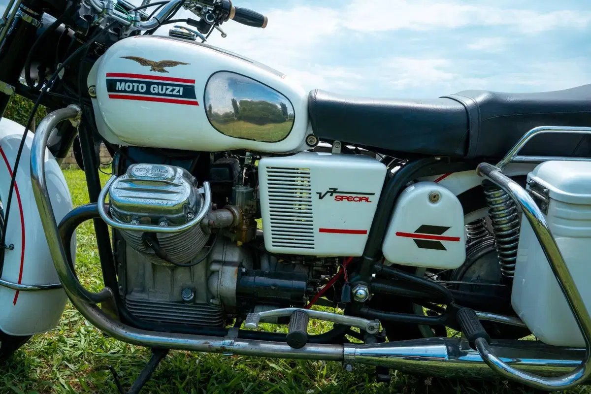 Moto Guzzi V7 Special Edition (6)