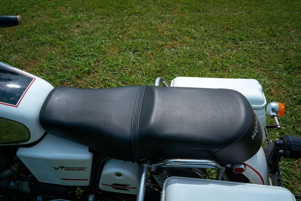 Moto Guzzi V7 Special Edition (7)