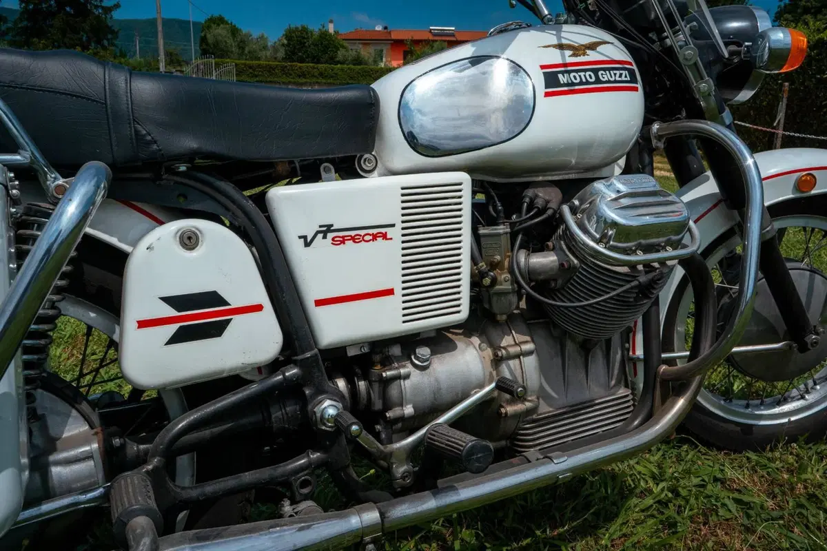 Moto Guzzi V7 Special Edition (8)