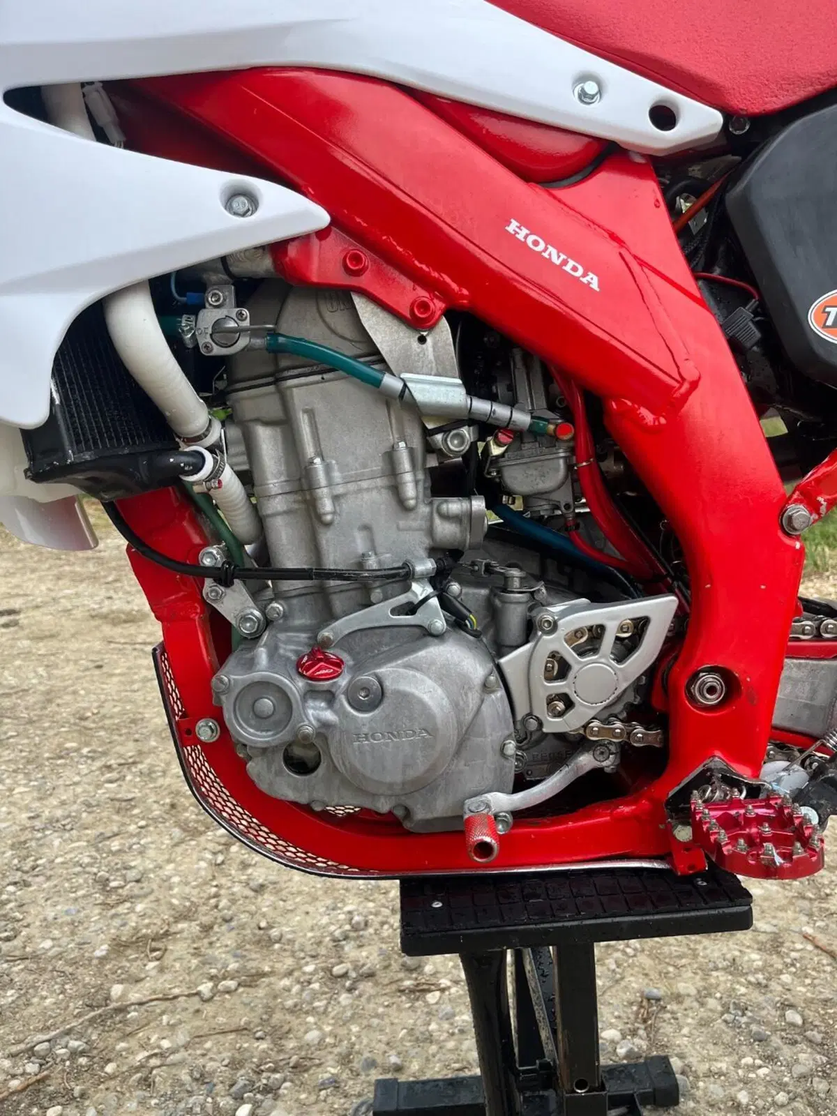 Honda CRF 450R (2001 - 02) (14)