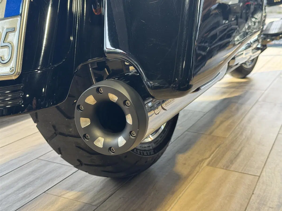 Harley-Davidson Street Glide Special (2021 - 23) (5)