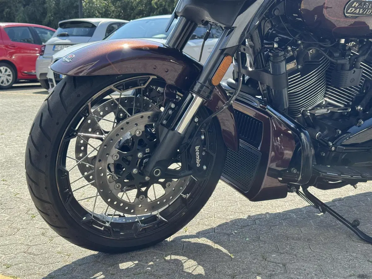 Harley-Davidson CVO Street Glide (2024) (7)
