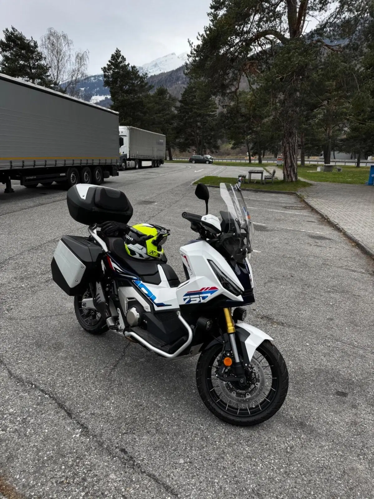 Honda X-ADV 750 Special Edition Travel (2026) (4)