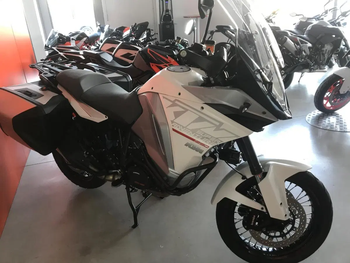 KTM 1290 Super Adventure (2015 - 16) (2)