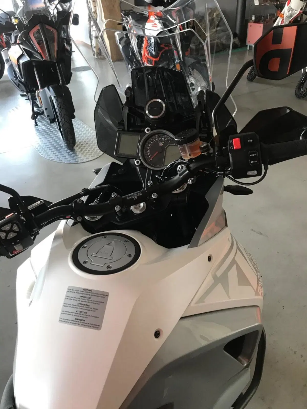 KTM 1290 Super Adventure (2015 - 16) (3)