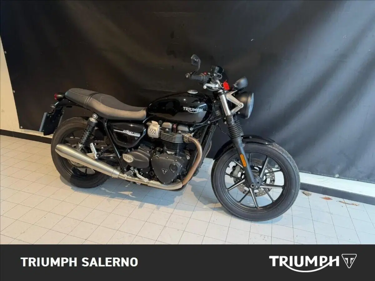 Triumph Street Twin 900 (2021 - 22) (4)