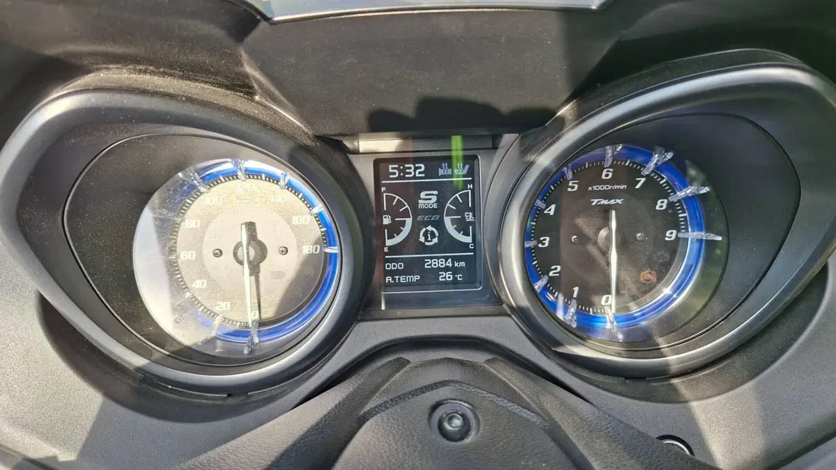 Yamaha T-Max 560 Tech Max (2020) (4)