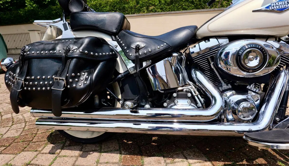 Harley-Davidson 1690 Heritage Classic (2011 - 17) - FLSTC (3)