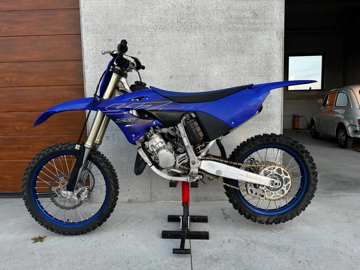 Yamaha YZ 125 (2022)