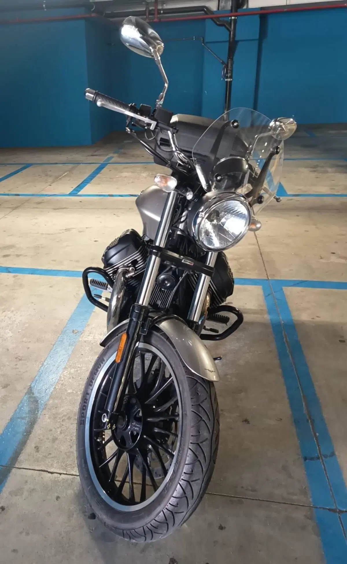 Moto Guzzi V9 Roamer (2021 - 24) (2)