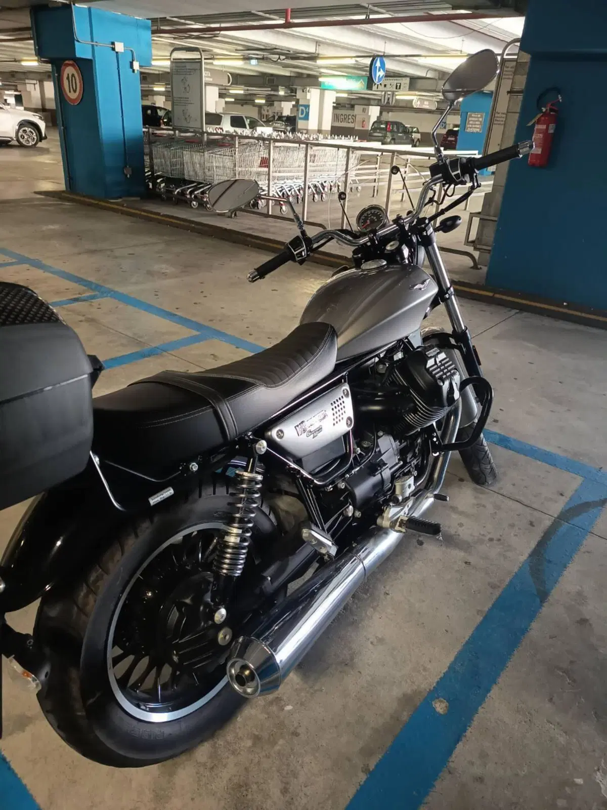 Moto Guzzi V9 Roamer (2021 - 24) (3)