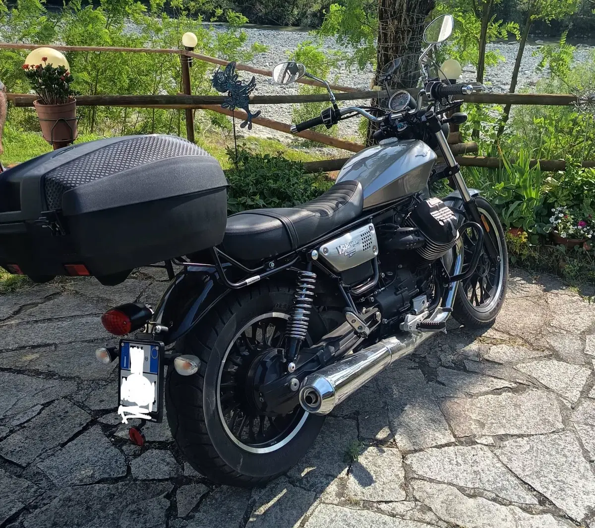 Moto Guzzi V9 Roamer (2021 - 24) (5)