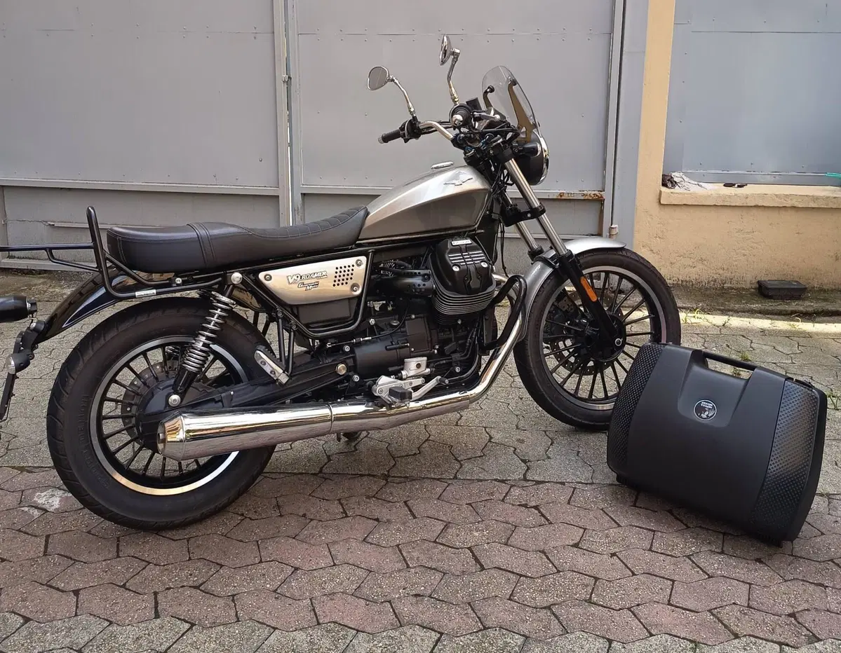 Moto Guzzi V9 Roamer (2021 - 24) (9)