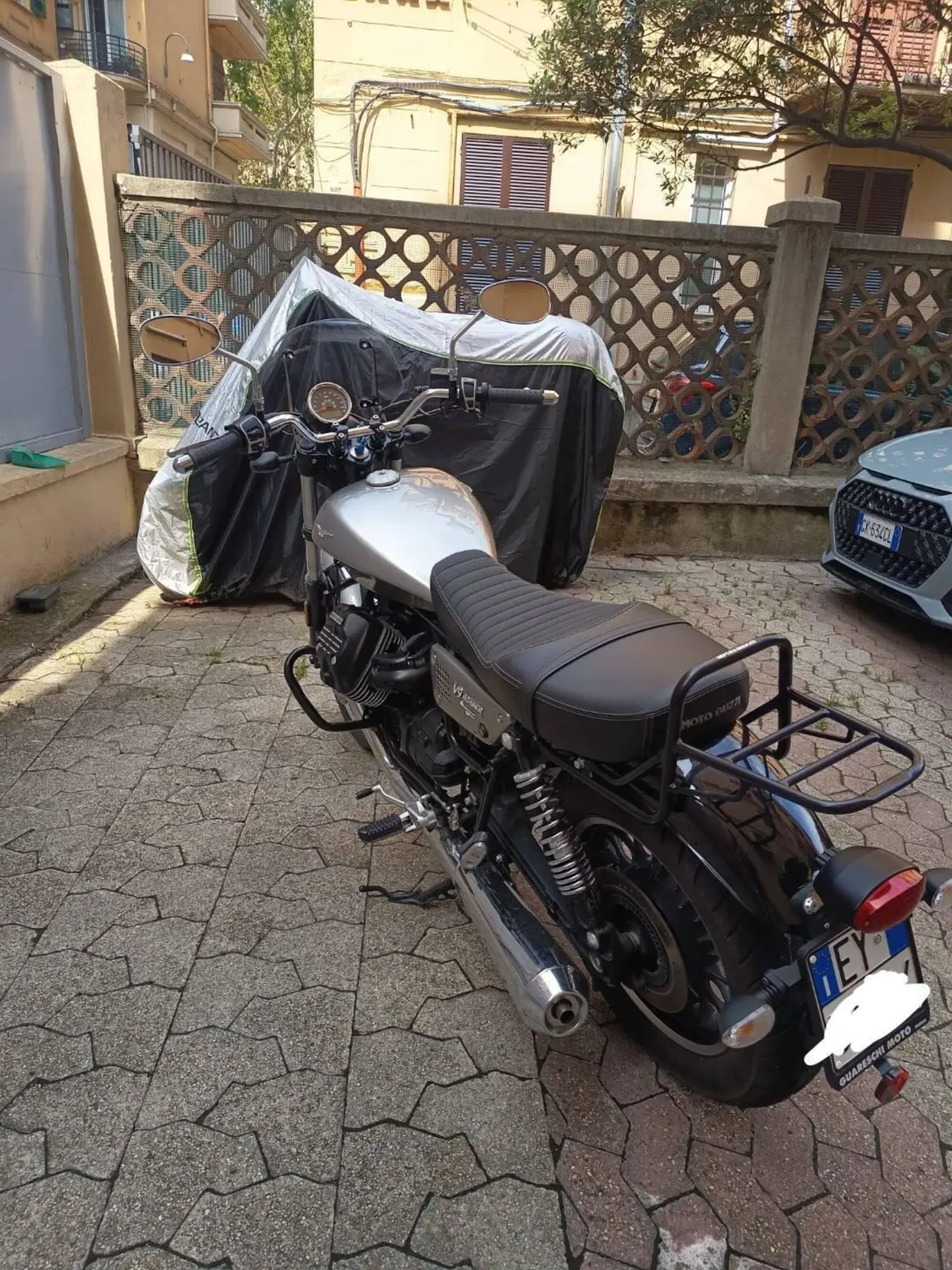 Moto Guzzi V9 Roamer (2021 - 24) (10)