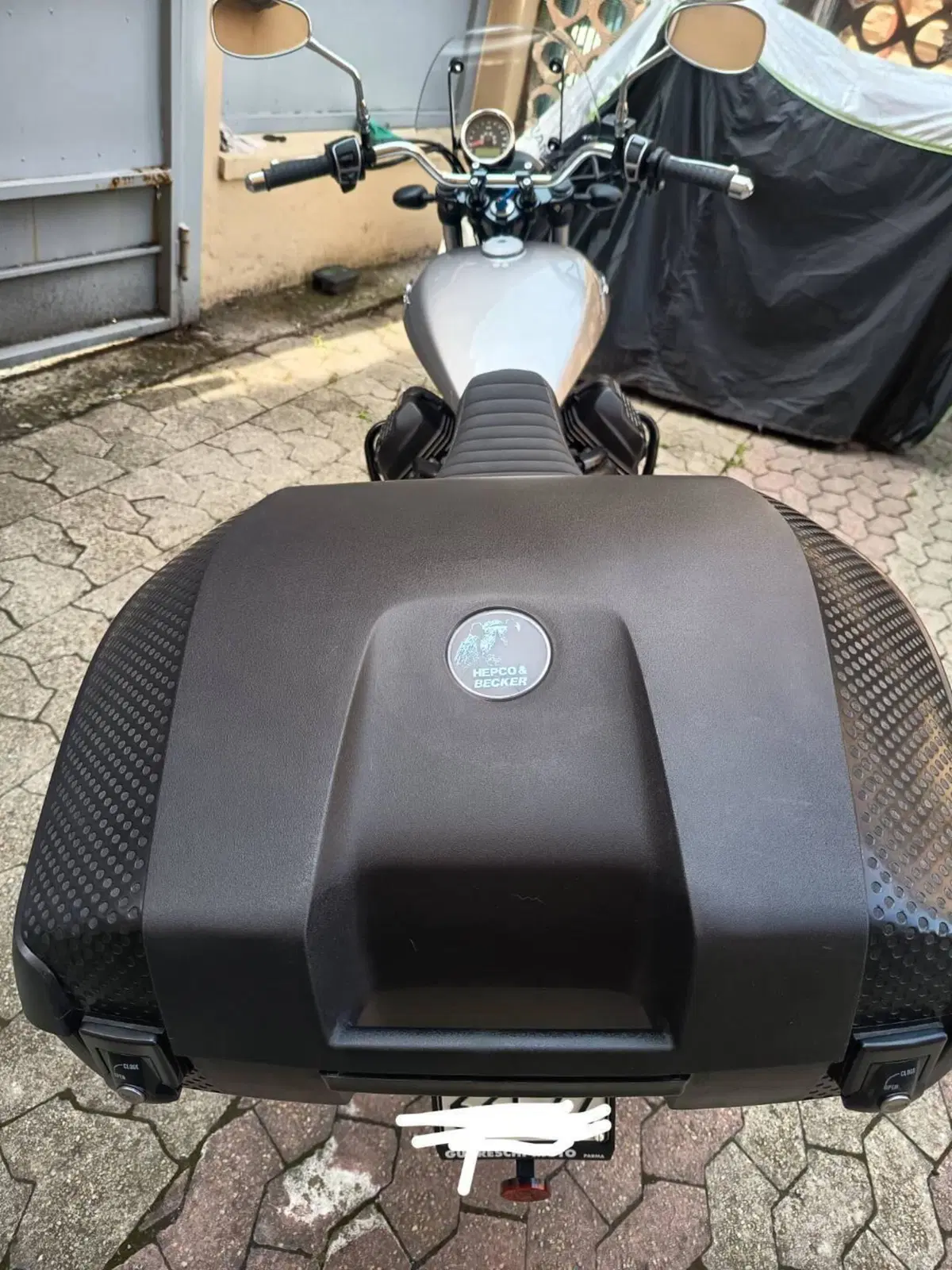 Moto Guzzi V9 Roamer (2021 - 24) (12)