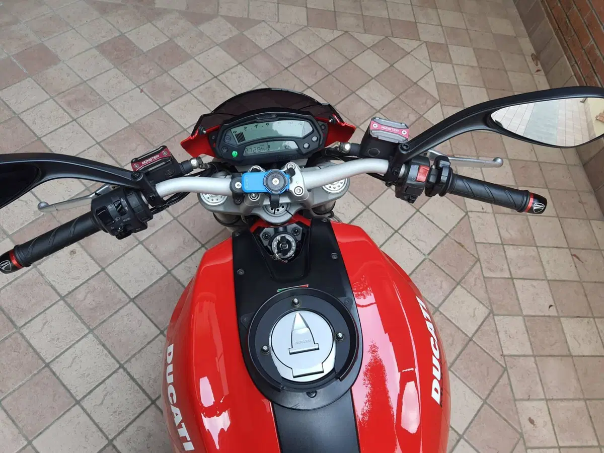 Ducati Monster 796 (2010 - 13) (5)