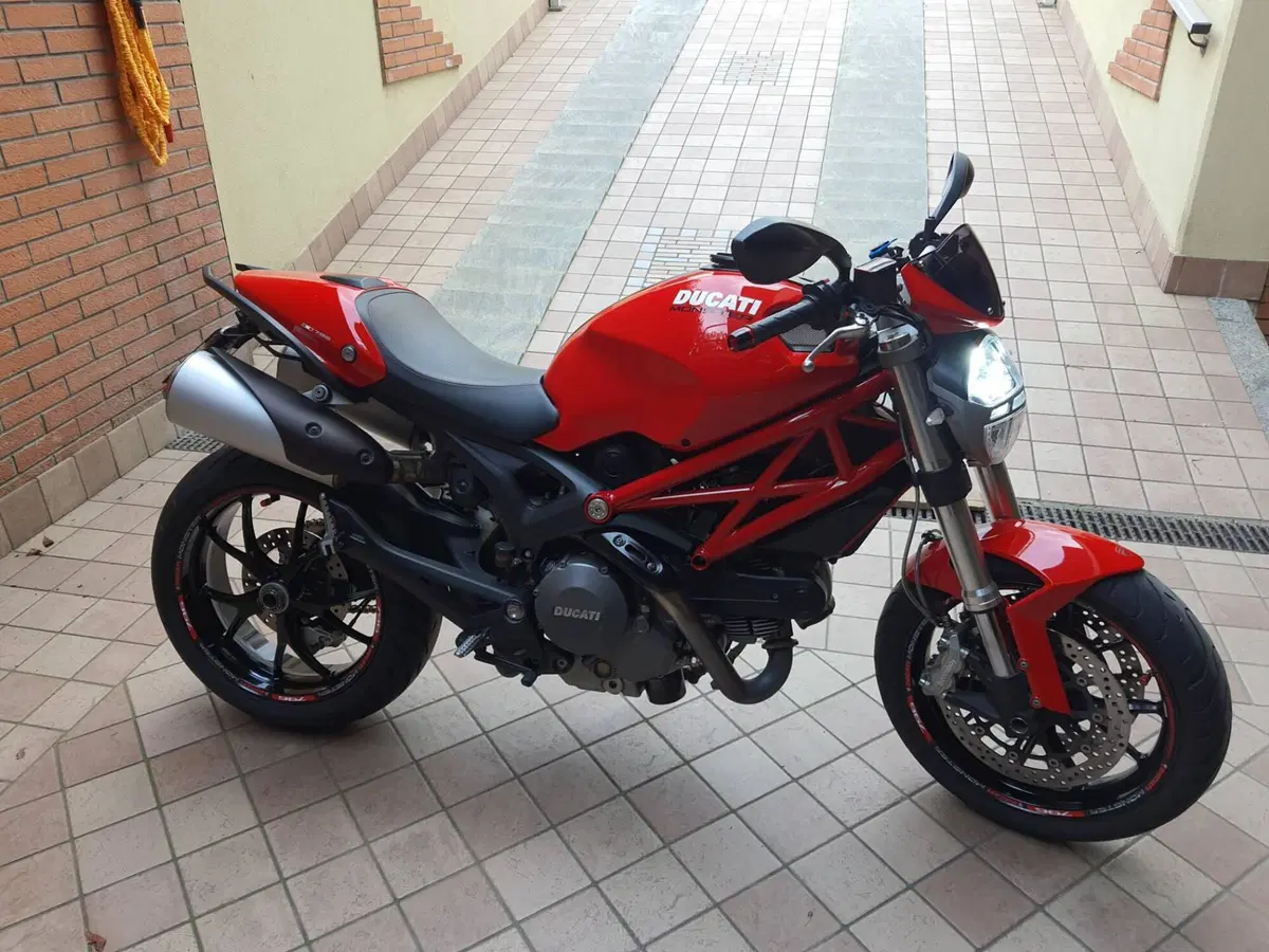 Ducati Monster 796 (2010 - 13) (7)