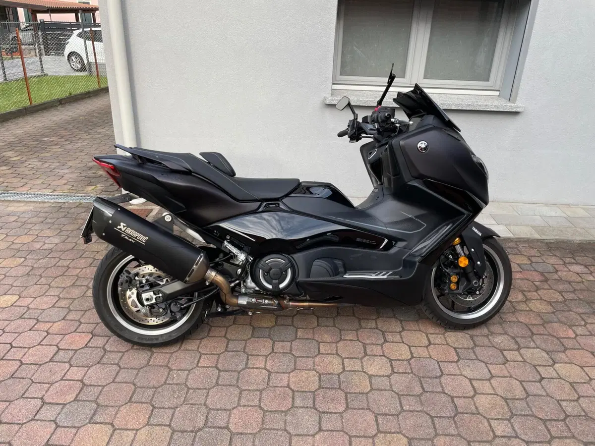 Yamaha T-Max 560 Tech Max (2025 - 26)
