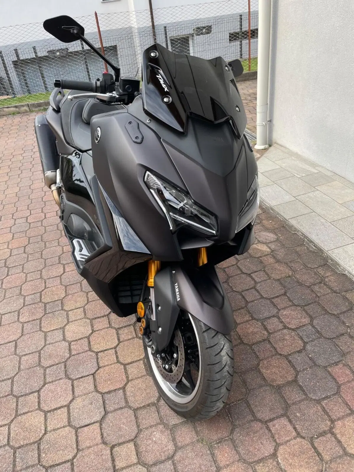 Yamaha T-Max 560 Tech Max (2025 - 26) (3)