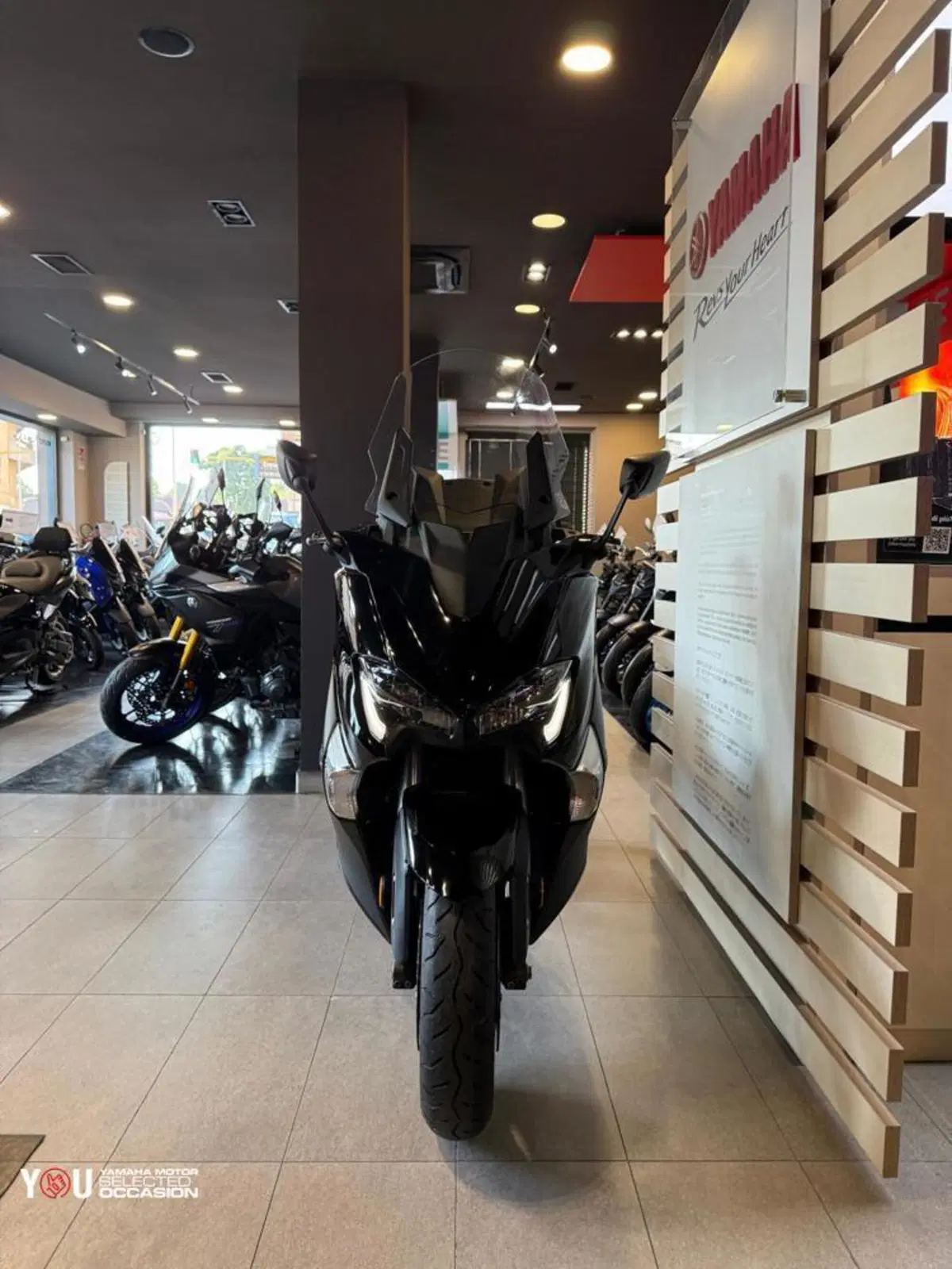 Yamaha T-Max 530 (2017 - 19) (7)
