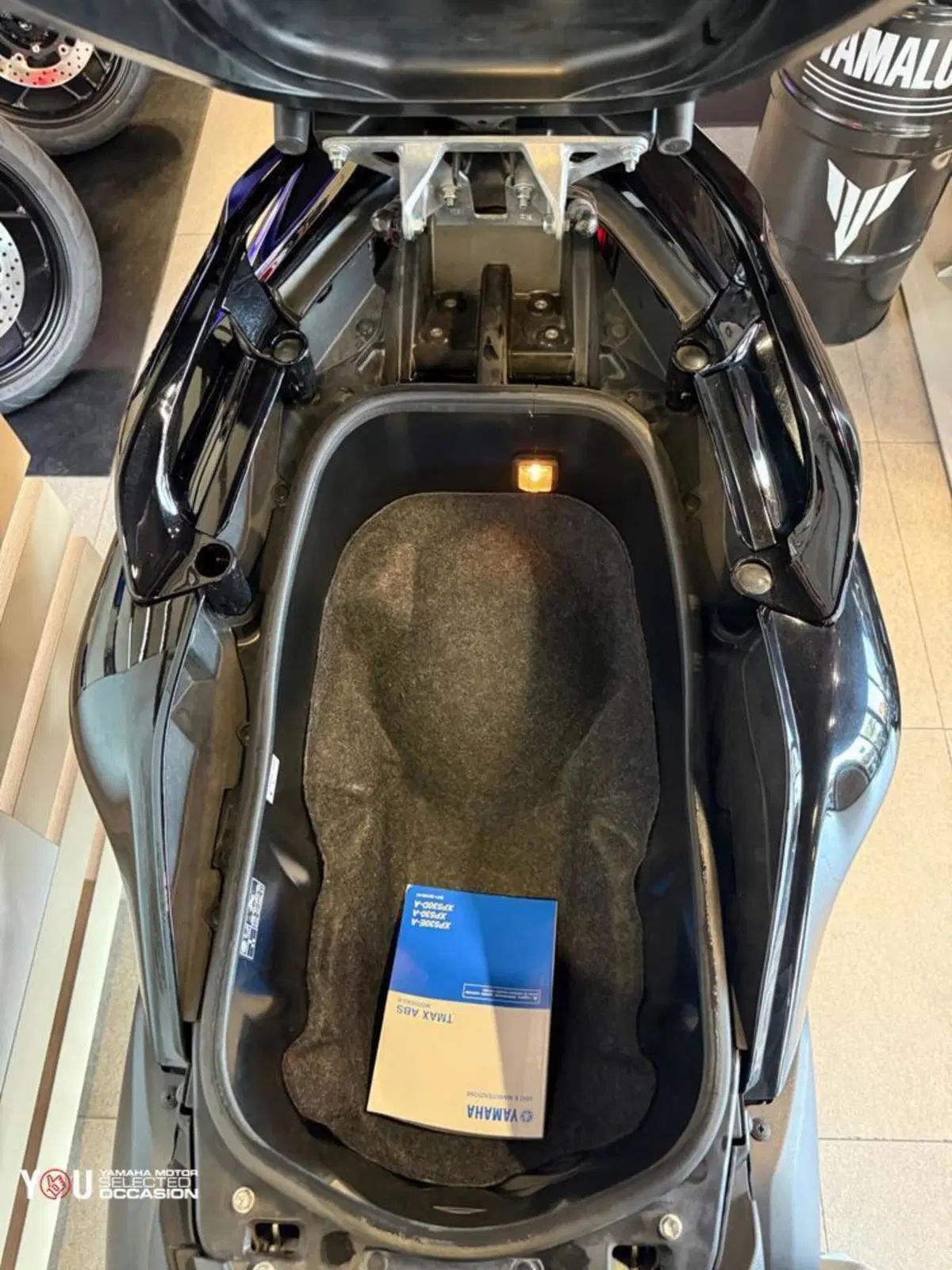 Yamaha T-Max 530 (2017 - 19) (8)